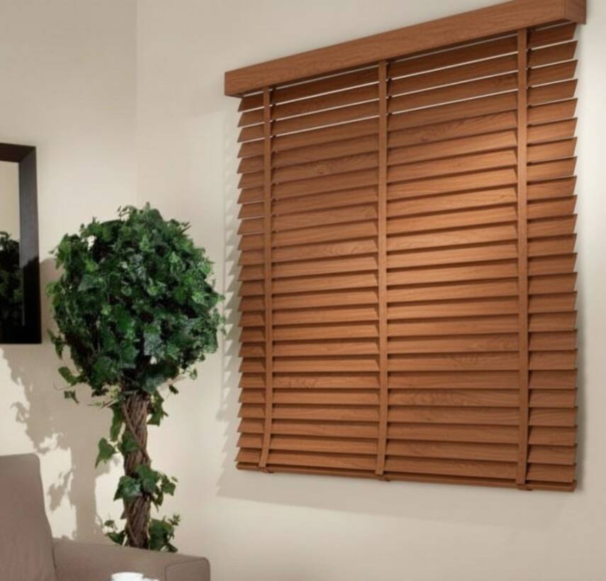 AKILLI MOTORLU AHŞAP JALUZİ, CEVİZ RENK,  50mm,  % 100 orjinal ahşap jaluzi , Uzaktan kontrol, Zaman ayarlı   - 2