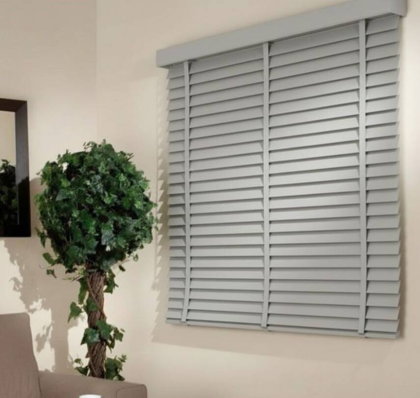 AKILLI MOTORLU AHŞAP JALUZİ, GRİ RENK,  50mm,  % 100 orjinal ahşap jaluzi , Uzaktan kontrol, Zaman ayarlı  - 2