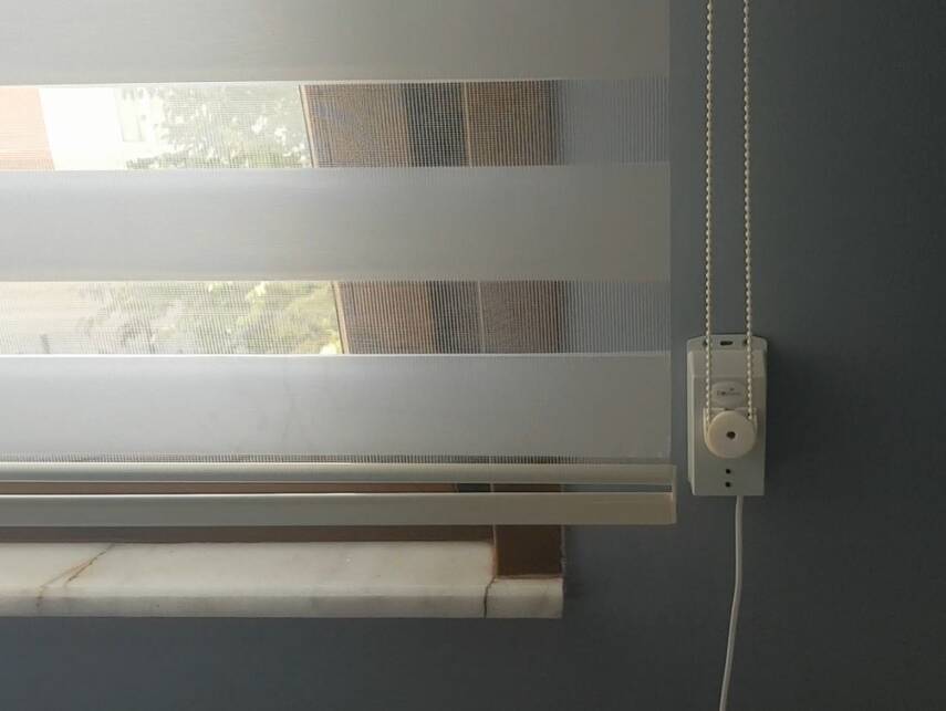 KUMANDALI AKILLI PERDE MOTORU RV200,ZAMAN AYARLI, TUYA UYUMLU, SESLİ KONTROL, WİFİ (Stor perde zincire montaj)  - 1