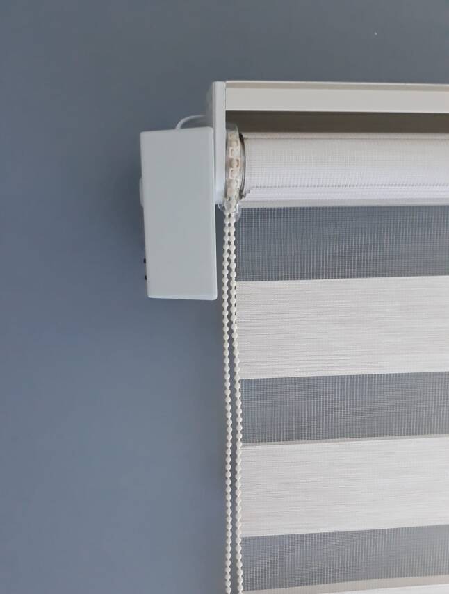 KUMANDALI AKILLI PERDE MOTORU RV500, ZAMAN AYARLI, TUYA UYUMLU ,WİFİ, SESLİ KONTROL (Stor perde Kasaya montaj)  - 1